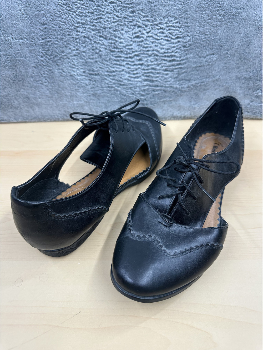Baretrap Black Leather Cutout Lace Up Flats